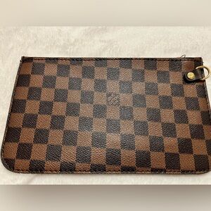 Unbranded zipper pouch